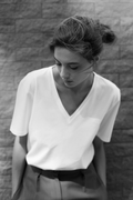 V-neck UNISEX T-SHIRT