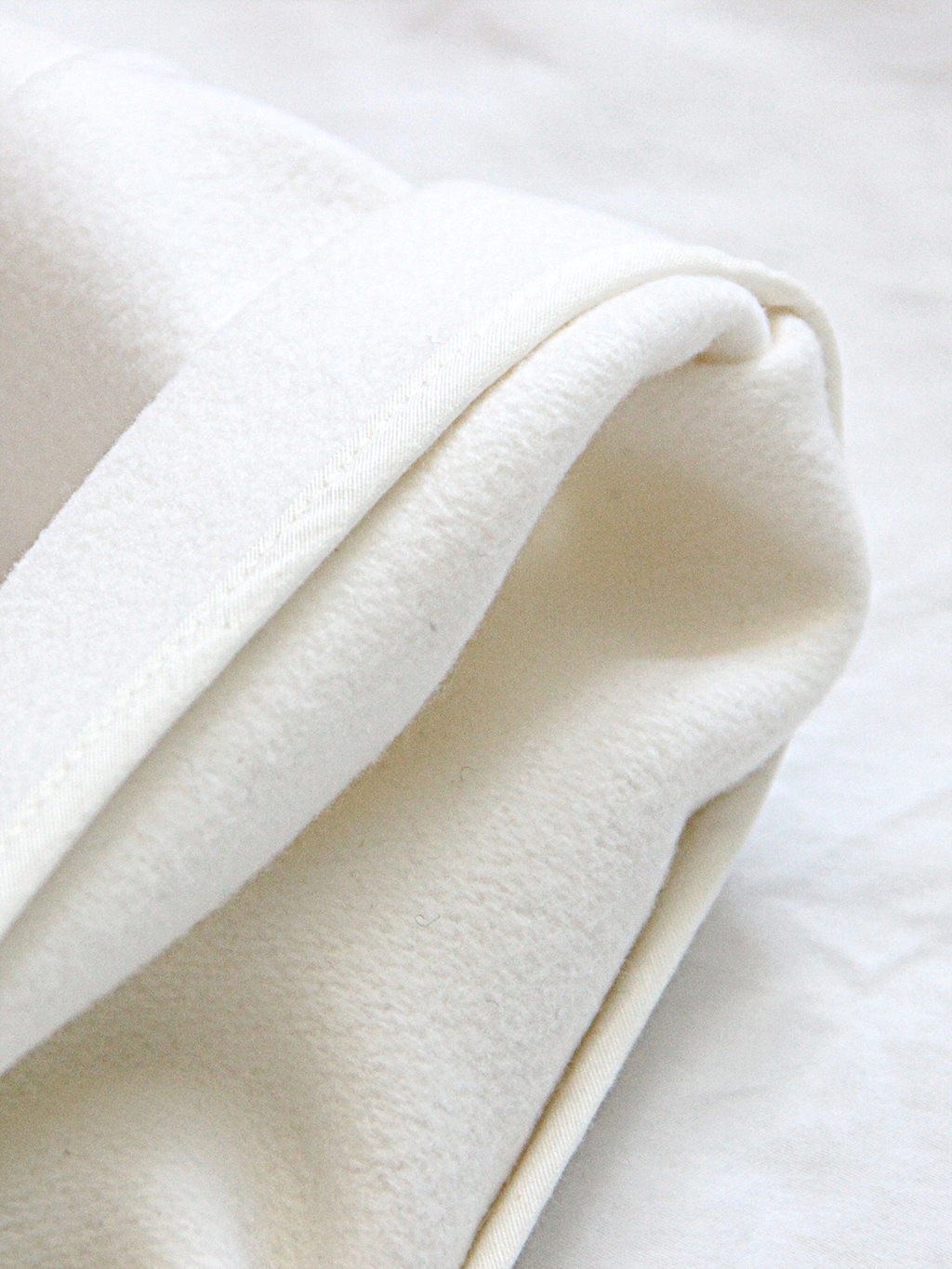 (non)t-shirt 100% Wool