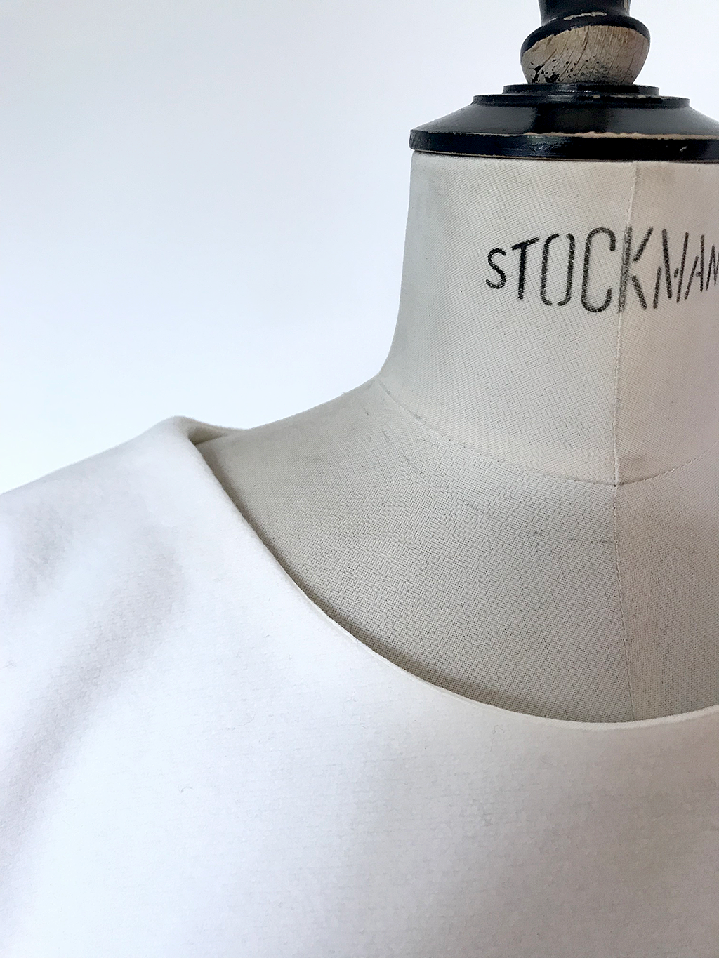 (non)t-shirt 100% Wool
