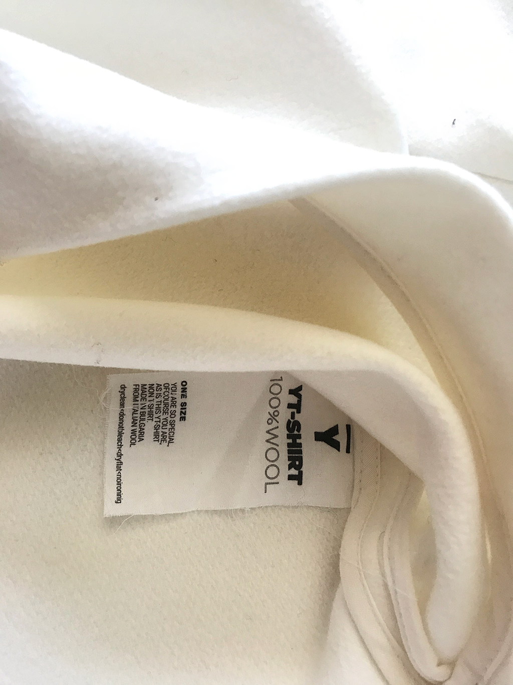 (non)t-shirt 100% Wool